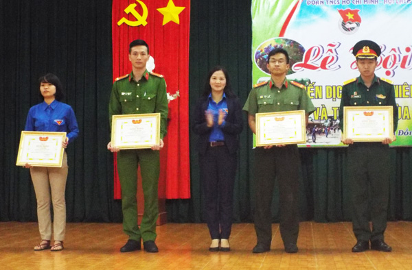 Khen thưởng 31 cá nhân, tập thể xuất sắc