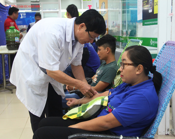 Siêu thị Coop Mart Bảo Lộc hiến hơn 30 đơn vị máu