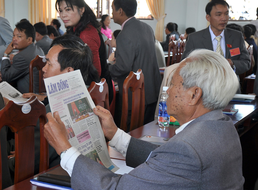 Di Linh quan tâm phát hành báo Đảng