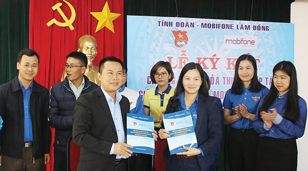 Ký kết chương trình hợp tác hỗ trợ thanh niên bảo vệ môi trường