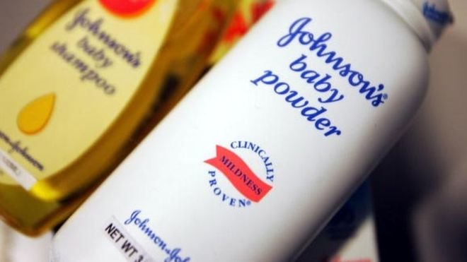 ​Johnson &amp; Johnson bị phạt 417 triệu USD vì phấn rôm gây ung thư