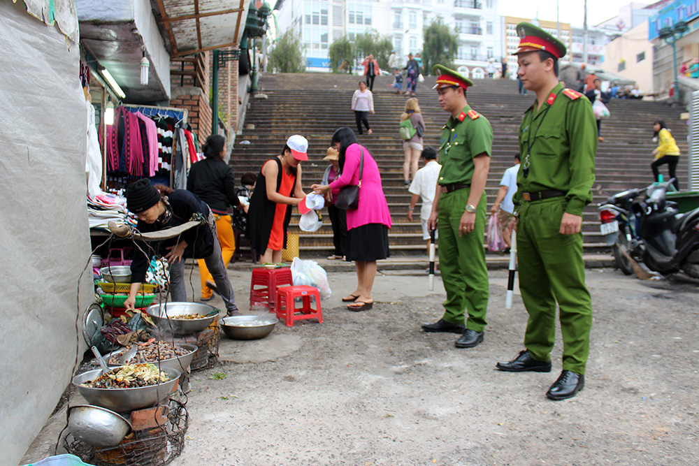 Phấn đấu trở thành đảng viên