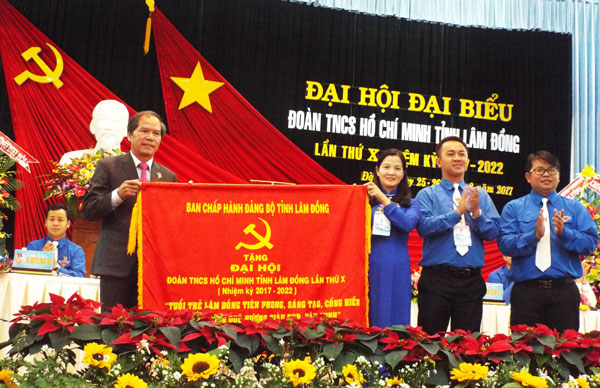 Tiên phong, sáng tạo, cống hiến