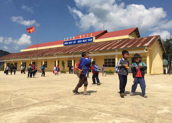 Lạc Dương: 277 em học sinh chưa ra lớp