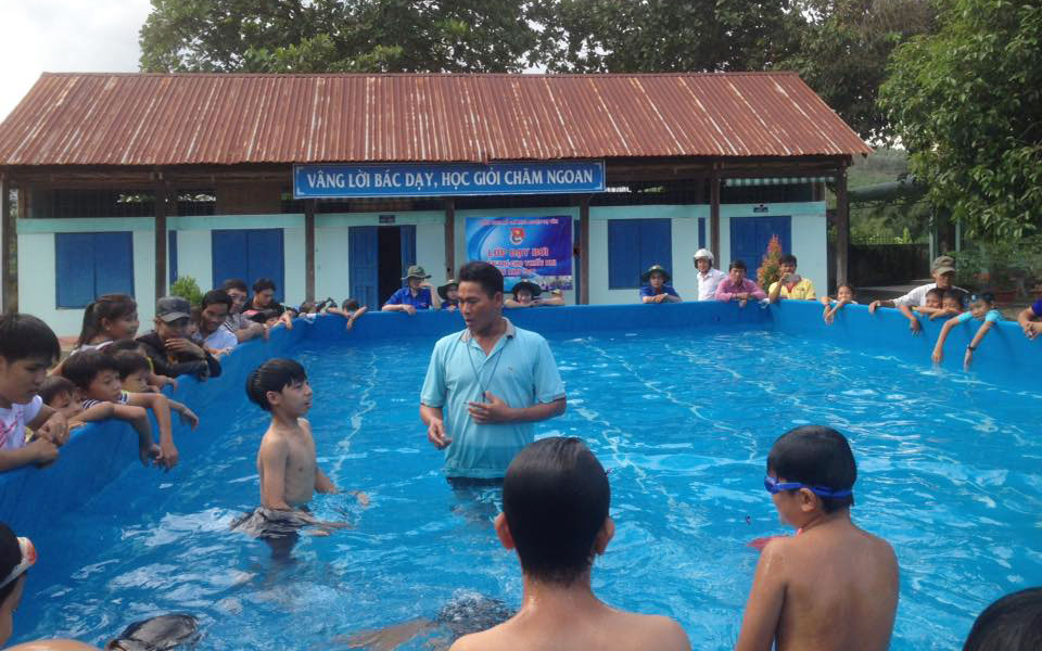 Trang bị kỹ năng phòng chống đuối nước cho trẻ
