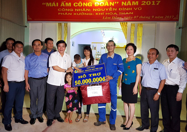 Chủ tịch Tổng Liên đoàn lao động Việt Nam làm việc tại Bảo Lộc