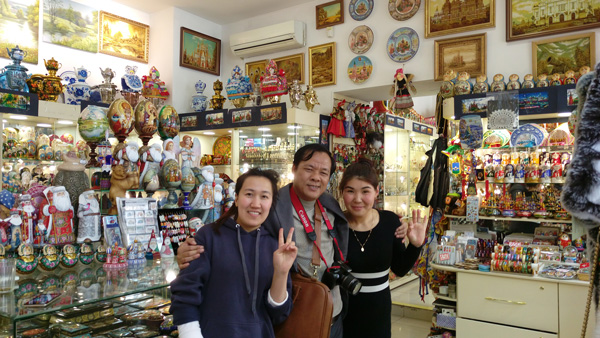 Những cô gái Nga trên phố cổ Arbat