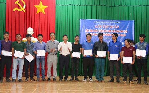 Tập huấn về bảo tồn, phát triển các môn thể thao dân tộc