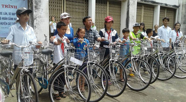 Hội Bảo trợ Bệnh nhân nghèo - Người tàn tật - Trẻ mồ côi tổ chức 9 chương trình nhân đạo tại Cát Tiên