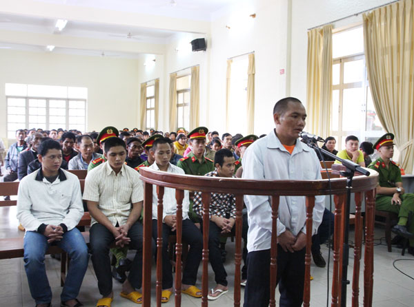 Xét xử sơ thẩm vụ án truy sát cán bộ quản lý rừng tại xã Phi Tô, Lâm Hà