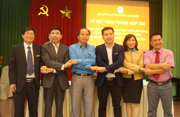 Ký kết thỏa thuận hợp tác chương trình "Phúc lợi đoàn viên" năm 2017