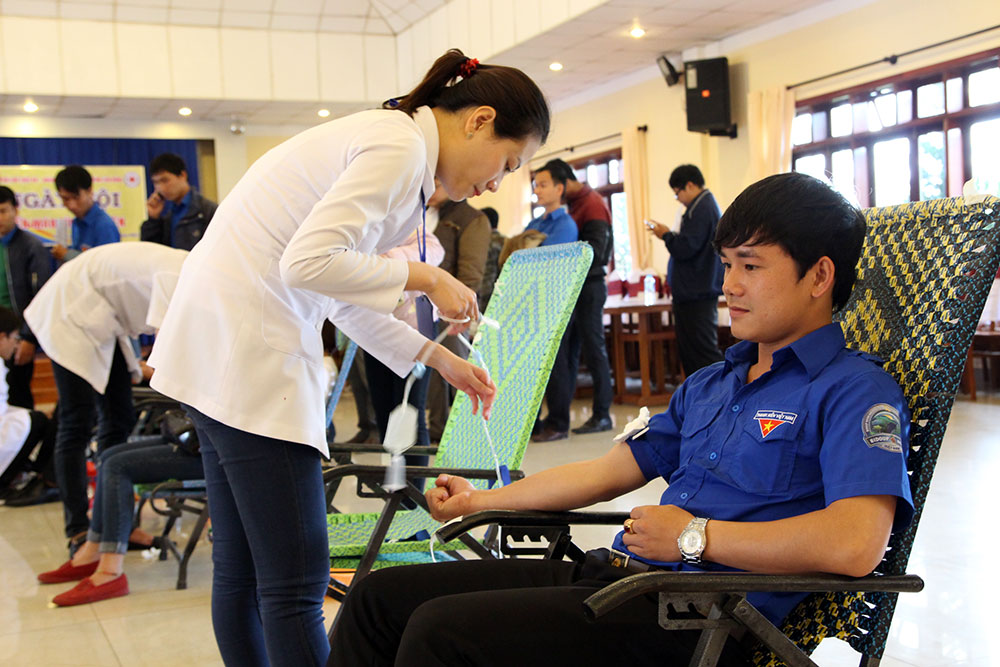 Tăng cường sự lãnh đạo của Ðảng đối với các hội quần chúng