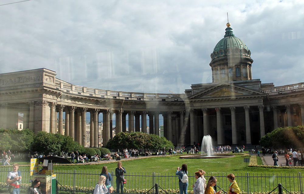 Nhà thờ Đức Mẹ Kazan tại Sainkt Peterburg - được xây dựng theo phong cách La Mã thời Phục Hưng