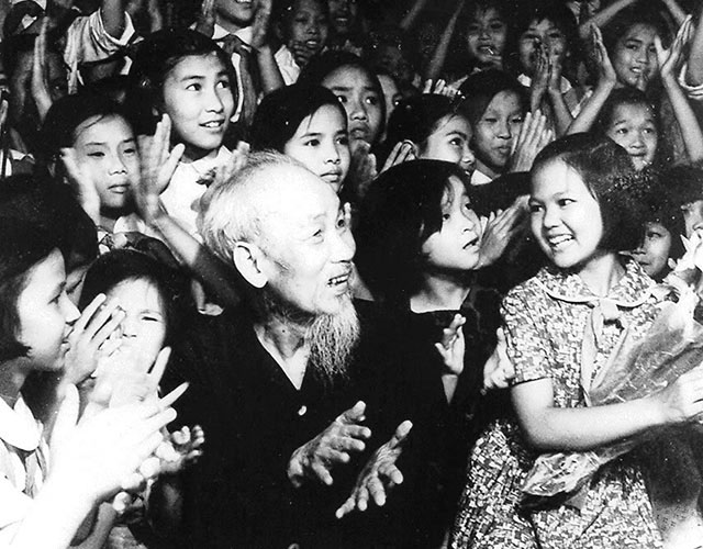 Gửi cho các cháu tỏ lòng nhớ nhung...