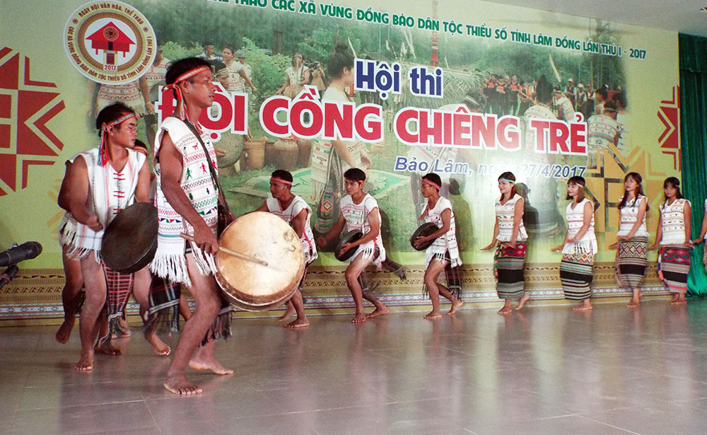 Xét tặng danh hiệu "Nghệ nhân ưu tú" trong lĩnh vực di sản văn hóa phi vật thể