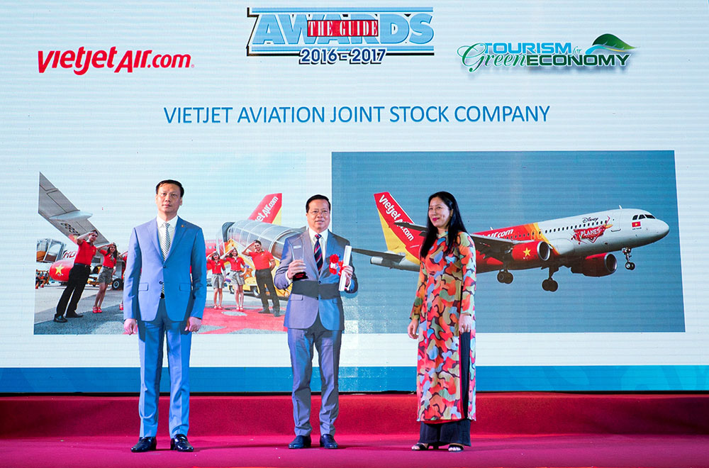 Vietjet đoạt giải "Hãng hàng không tiên phong" tại The Guide Awards 2017