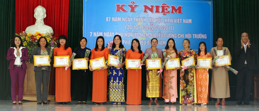 Tuyên dương 34 chi hội trưởng phụ nữ tiêu biểu