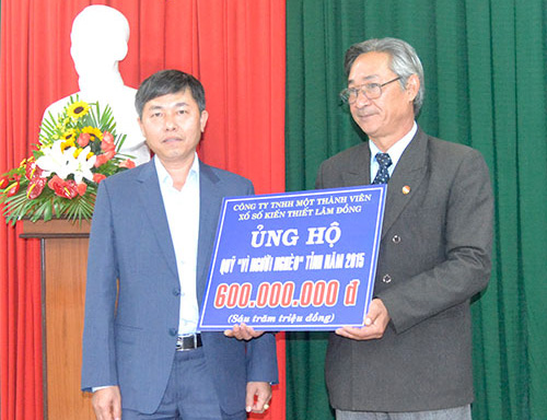 Tiếp sức cho người nghèo
