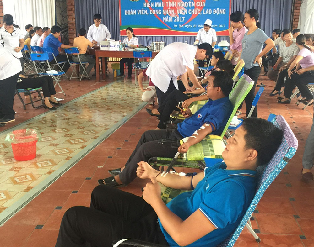 Đạ Tẻh: Hoàn thành vượt chỉ tiêu hiến máu nhân đạo năm 2017