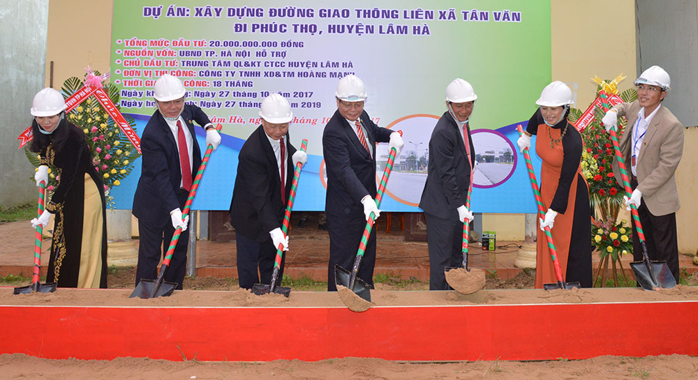Lâm Hà: Khởi công xây dựng đường giao thông liên xã Tân Văn đi Phúc Thọ