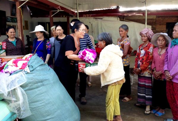 Trao 70 phần quà cho đồng bào DTTS Đạ Huoai