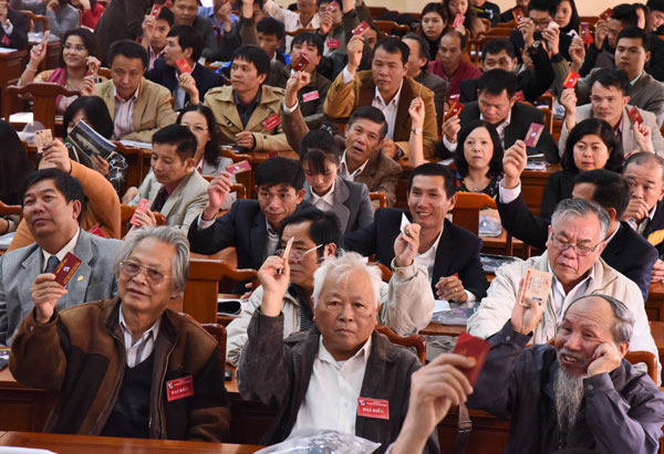 Đại biểu biểu quyết