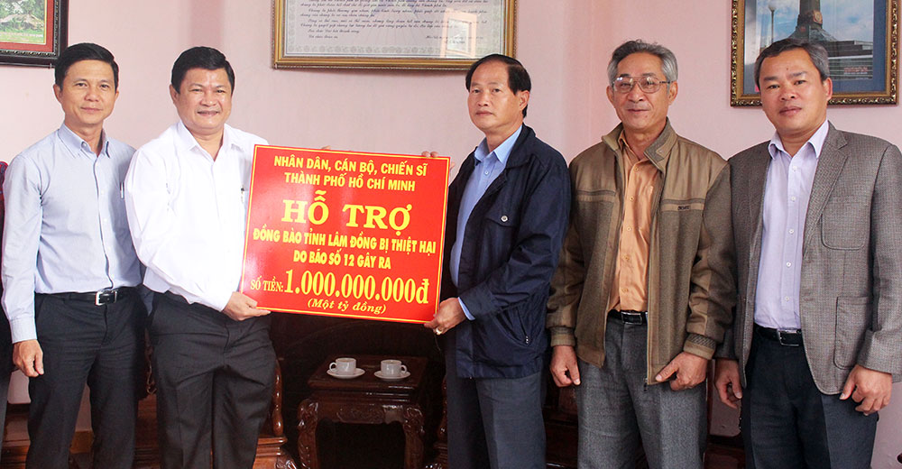 Thành phố Hồ Chí Minh hỗ trợ 1 tỷ đồng cho người dân Lâm Đồng bị thiệt hại bão số 12