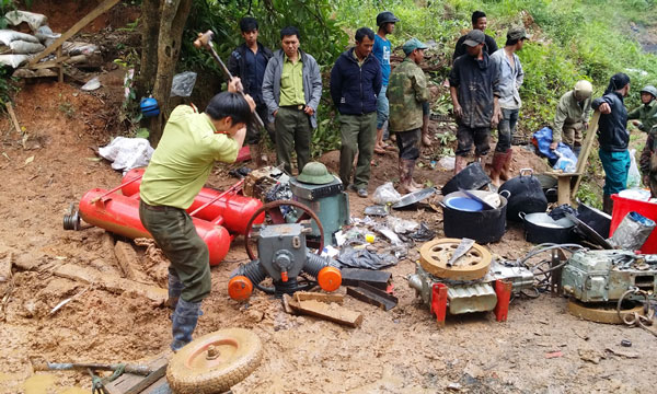 Giải tỏa lần 2 "đại bản doanh" thiếc tặc ở Núi Cao