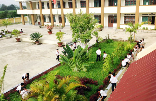 Ngôi trường xuất sắc ở vùng lúa Ðức Phổ
