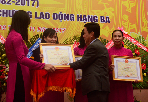 Trường THPT Bùi Thị Xuân – Đà Lạt kỷ niệm 65 năm thành lập và đón nhận Huân chương Lao động hạng Ba