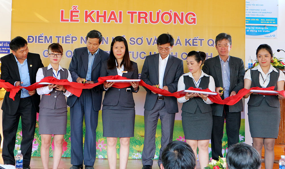 Khai trương Dịch vụ tiếp nhận và trả kết quả giải quyết thủ tục hành chính qua Bưu điện