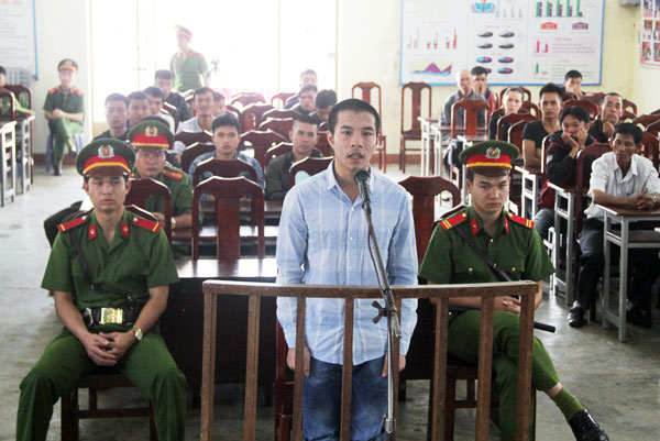 Đâm chết bạn hát karaoke, lãnh án 16 năm tù