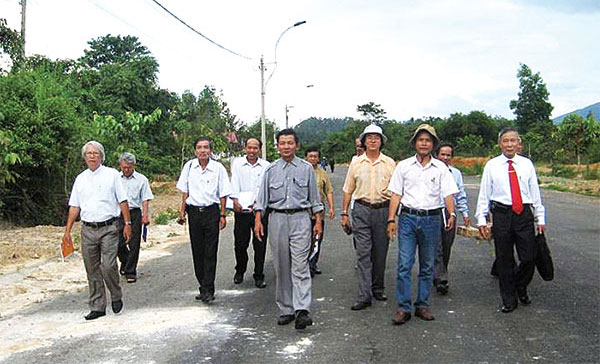 Văn học nghệ thuật bắt nguồn từ thực tiễn cuộc sống và phục vụ nhân sinh