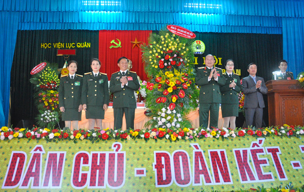 Hoạt động công đoàn đã bám sát nhiệm vụ trung tâm của Học viện