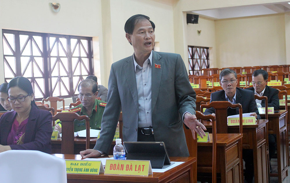 Thảo luận sôi nổi xoay quanh việc thúc đẩy kinh tế - xã hội địa phương phát triển