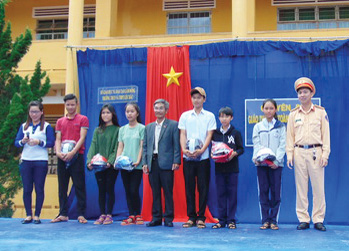 Trường vùng xa "giải bài toán" duy trì sĩ số