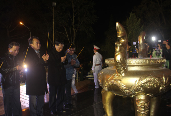 Linh thiêng đêm &quot;Hoa hồng – Đồng đội&quot;