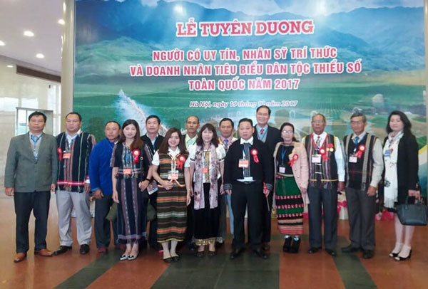 12 cá nhân được tuyên dương người có uy tín, nhân sỹ trí thức và doanh nhân DTTS tiêu biểu toàn quốc năm 2017