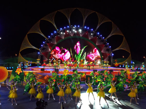 Gần 4.000 khán giả xem tổng duyệt chương trình khai mạc Festival Hoa Đà Lạt 2017