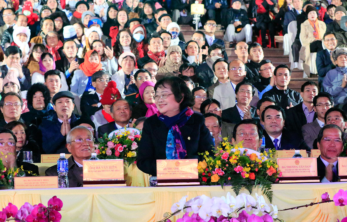 Tưng bừng hoa - nhạc thắm sắc cao nguyên