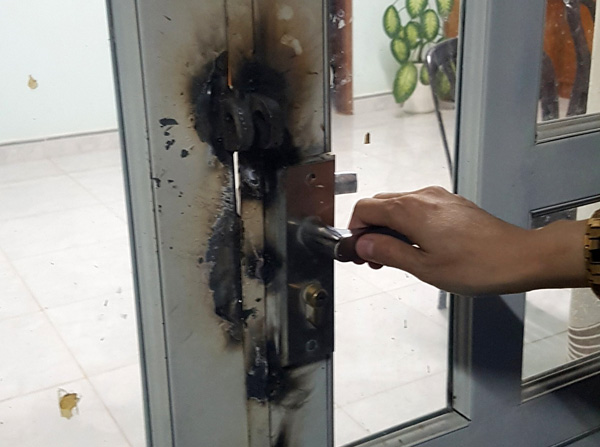 Trộm "đại náo" nhiều nhà dân, khiêng luôn két sắt nặng cả tạ
