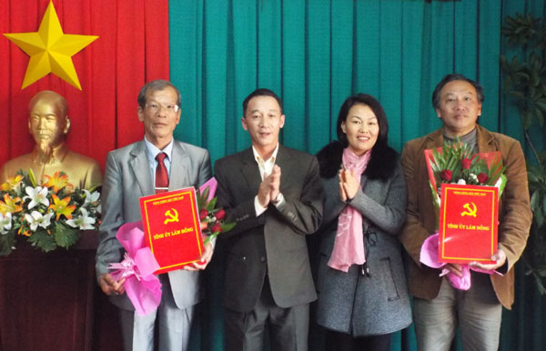 Công bố quyết định điều động chức danh Chủ tịch và Phó Chủ tịch Hội VHNT Lâm Đồng, nhiệm kỳ 2017 – 2022
