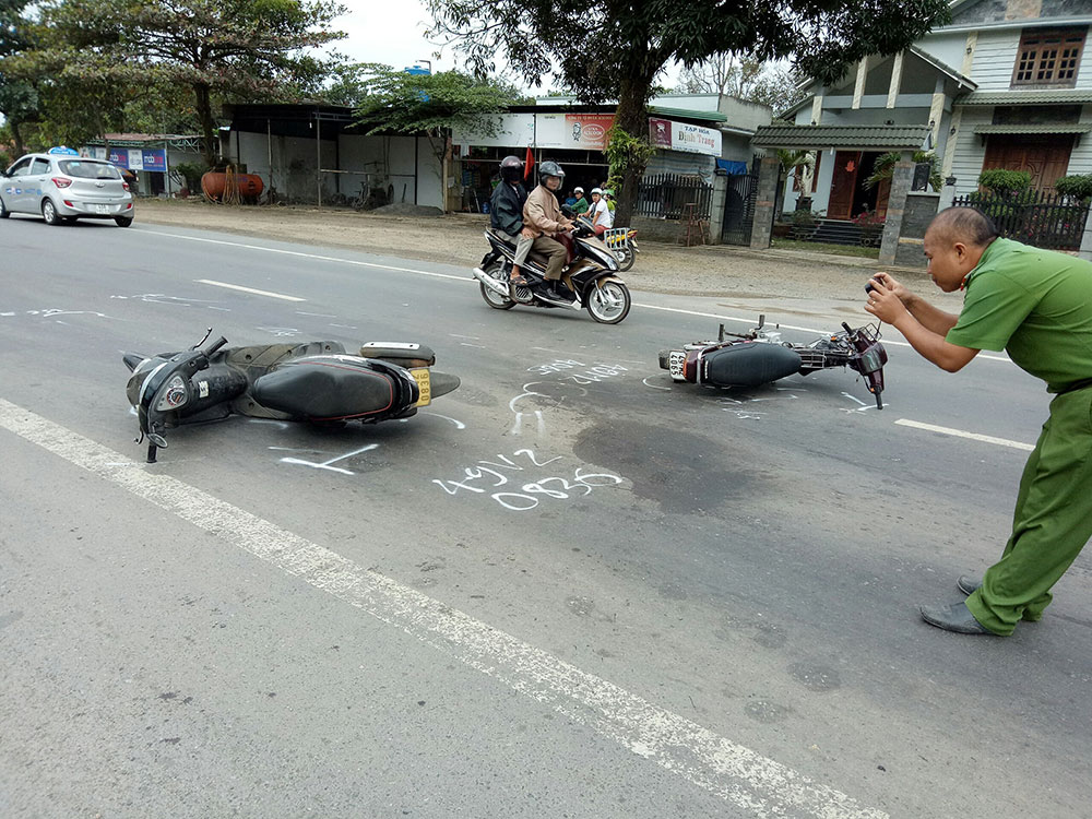 Bất ngờ sang đường, người đàn ông bị tông tử vong