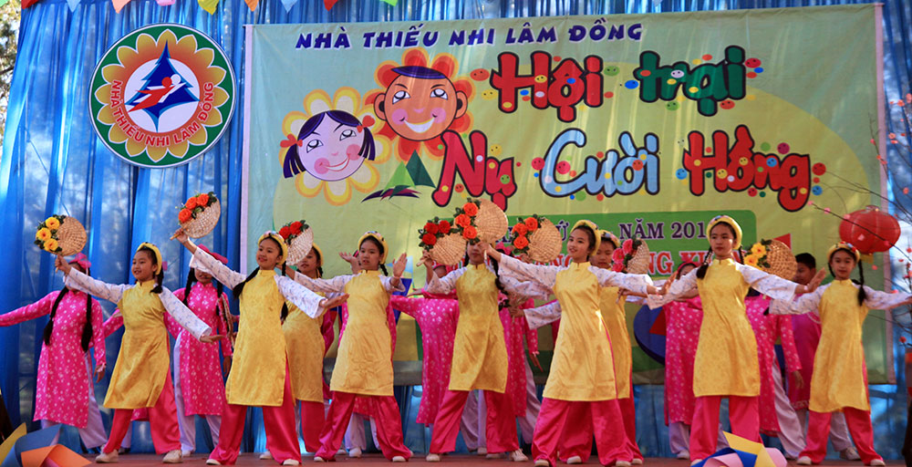 Thiếu nhi thành phố Đà Lạt tham gia hội trại "Nụ cười hồng"