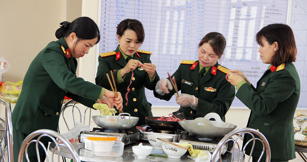 Học viện Lục quân tổ chức hội thi "Gói bánh chưng Xuân Mậu Tuất 2018"
