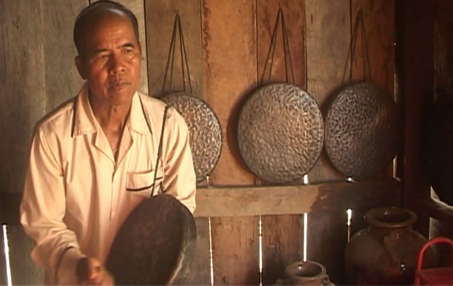 Người cựu chiến binh giữ "hồn" chiêng