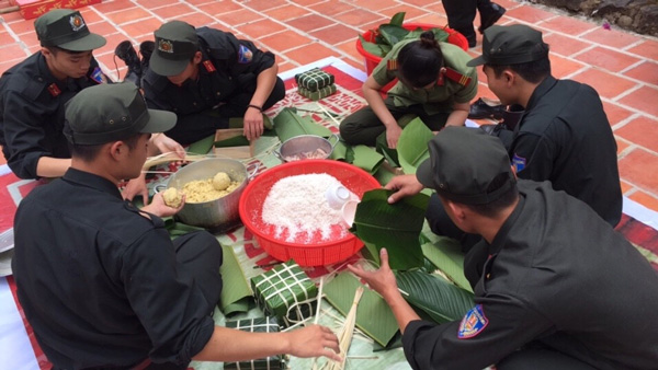 Tết của lính cơ động