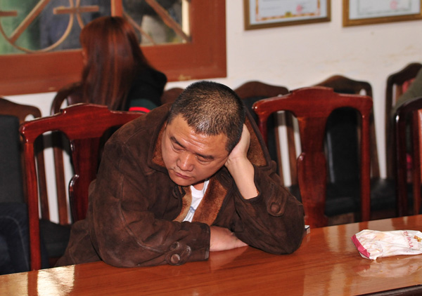 Phá sòng bạc thu trên nửa tỷ đồng