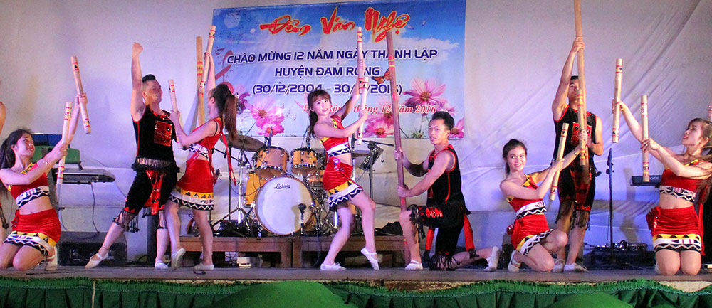 Văn hóa nghệ thuật cộng đồng - &quot;Món ăn&quot; quý vùng sâu