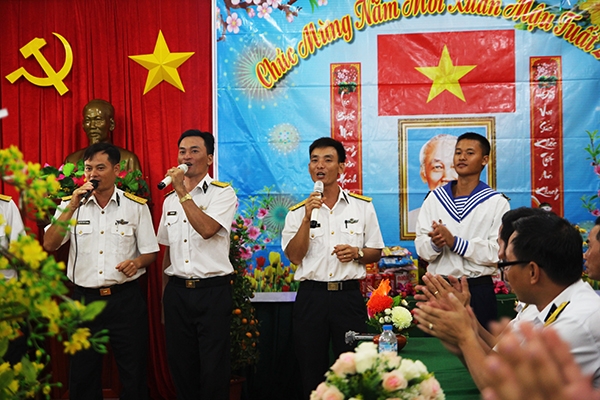 Tiếng hát của lính đảo cất lên giữa Trường Sa. Ảnh: V.Q